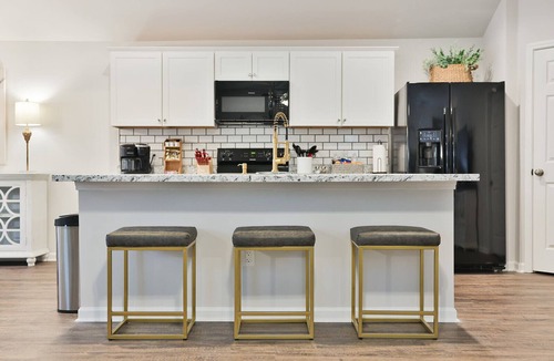 Lincoln House | New Home 3mi from Talladega Superspeedway