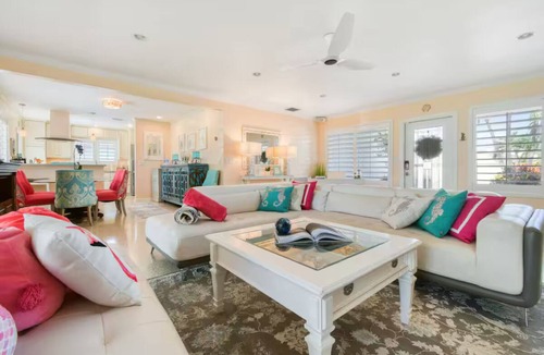 Singer Island House | NEW! Mermaid Coastal Retreat-Wlk to Beach &Relax!