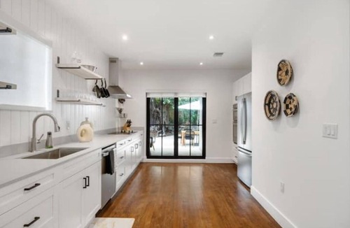 Coral Way House | NEW Modern Miami Home w/Bonus Casita Near Brickell, Calle Ocho & Beaches
