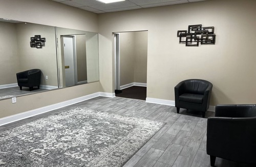 Glen Iris Apartment | New private suite room inside the apartments building loft by UAB/Downtown.
