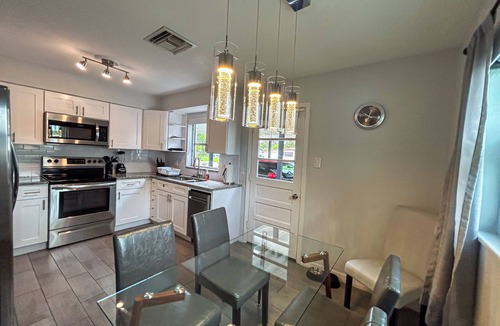 Sun Bay South House | New Reno - Backyard Oasis, South Tampa Pool Home