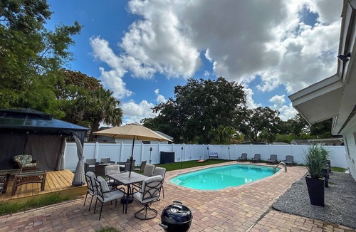 Sun Bay South House | New Reno - Backyard Oasis, South Tampa Pool Home