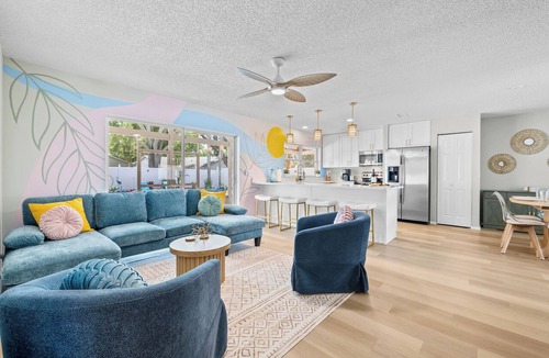 Palm Harbor House | New Saltwater Pool, Game Room, Arcades, Huge Lanai, Firepit