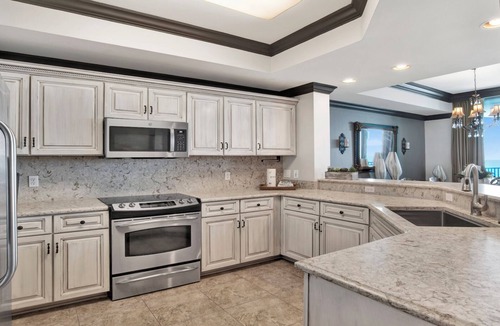 Orange Beach East Condo | NEW to the Rental Market! Phoenix IX! Gorgeous 2BR, Gulf front!