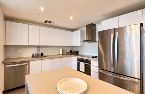 Town Square Condo | New|Urban Oasis|Luxe Condo, 3 Pools, Gym, Walkable