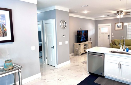 Laguna Beach Estates House | New Walk to the Beach Vacation Bungalow Plus gas Golf Cart Xfinity internet