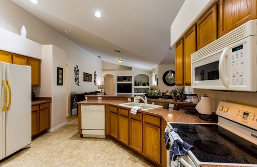 Orange Tree Villa | Newly decorated 4 bed private pool home near Disney,own mini putt putt golf hole