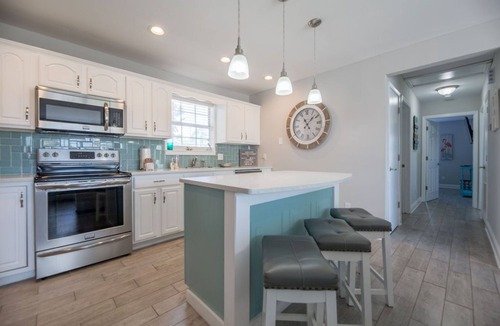 El Centro Beach House | Newly Listed! Beach House w/Salt Water Pool; Steps from the Beach and Pier Park