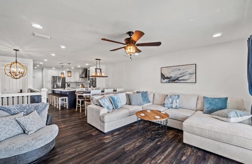 El Centro Beach House | Newly remodeled beachfront townhome - Sleeps 14