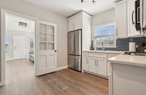 College Park House | Newly Remodeled 1BR/1BR College Park Near Downtown Sleeps 6