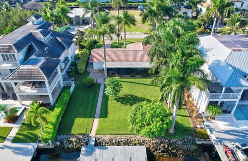 Royal Harbor House | Newly renovated 2br/2ba waterfront home. Royal Harbor. Pet friendly.