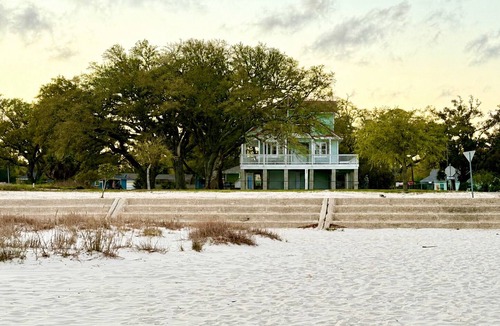 Gulfport House | Newly renovated 3-bedroom cozy beach front home in Gulfport/Long beach area