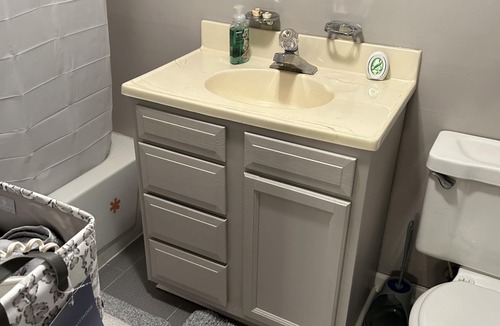 Tarrant House | newly renovated one bedroom studio.