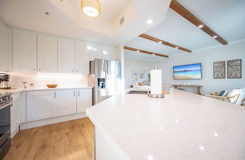 Naples Condo | Newly Updated Luxury Condo at Naples Bay Resort - Pools, Spa, Lazy River & More!