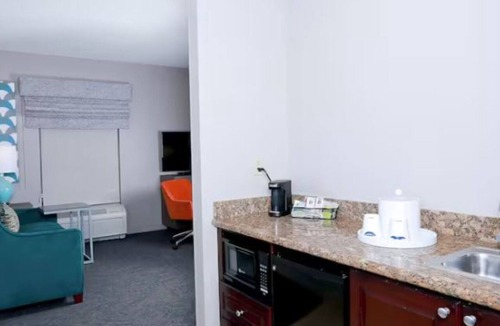 Wesley Chapel Hotel | Nonsmoking King Size Studio w/Breakfast Included