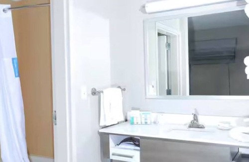 Wesley Chapel Hotel | Nonsmoking King Size Studio w/Breakfast Included