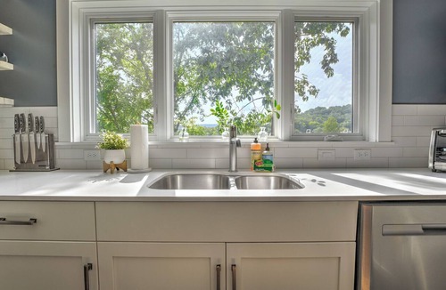 Northside House | Northshore Chattanooga - Hot Tub - Walk to Dining, Publix & Coolidge Park