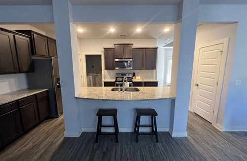 Normal House | Northwest Huntsville 4 Bedroom House with Parking