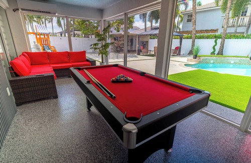 Ludlam House | Nova Palm Estate, Pool, BBQ & Game Yard