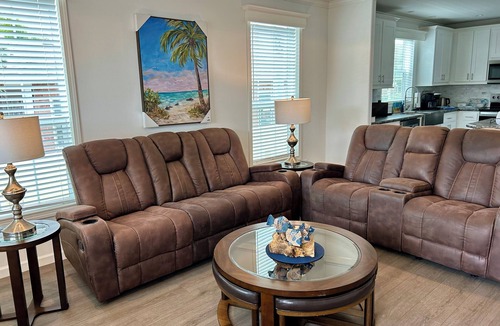 Indian Harbor Estates House | Oak Hill Waterfront Retreat – Unplug, Unwind, and Enjoy the Sunset