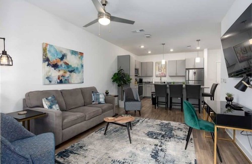 Pelham Apartment | Oak Mountain Retreat: Pool, Gym & Balcony
