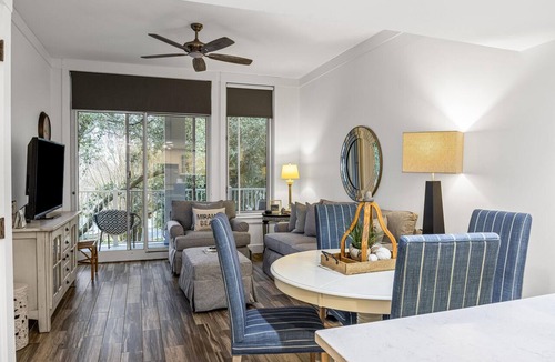 Baytowne Wharf Condo | Observation Pointe North Charm - Cozy 1-Bedroom Haven with Balcony at Sandestin Golf and Beach Resort!