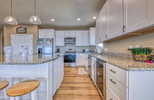 Fort Morgan House | 🏝️OCEAN BLUE🏝️ Clean, comfortable home ON the beach! Families love us!❤️