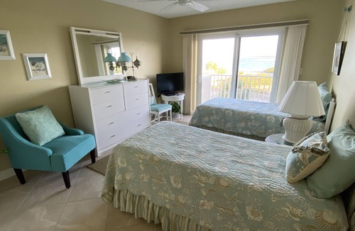 Bonita Springs Condo | OCEAN FRONT CONDO, ALL REMODELED, 20 min from Naples