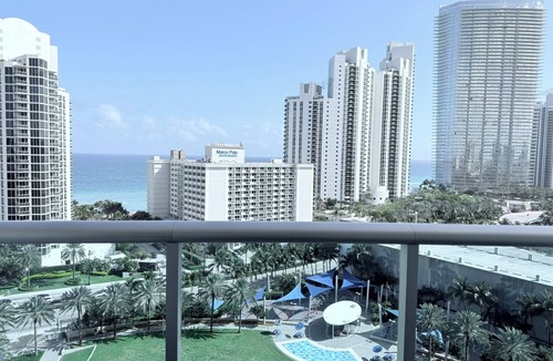 Sunny Isles Beach Condo | Ocean-View 2BR 2BA ,Walk to Beach Pool, Gym, Parking