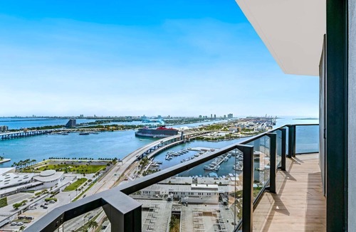 Downtown Miami Hotel | Ocean View 3 Bedroom Suite w/King/Queen/Queen at The Elser Hotel Miami