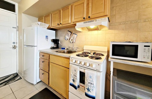Daytona Beach Shores Condo | Ocean View Studio | Sleeps 4 | Budget Stay | Free Daily Activities Included