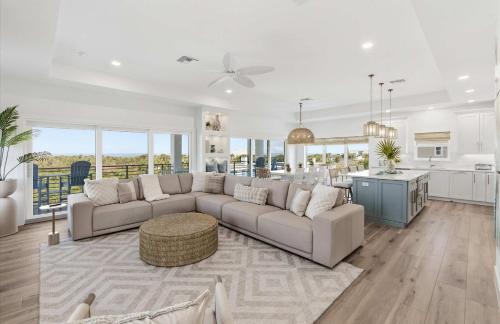 Marineland Acres House | Ocean Views Beach Optional Heated Pool & Spa
