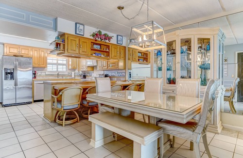 Fernandina Beach Condo | Oceanfront 2br/2b with private fishing pier, pool, tennis & pickleball courts
