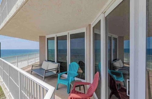 Gulf Lagoon Beach Apartment | Oceanfront Paradise: Your Dream Beachfront Escape