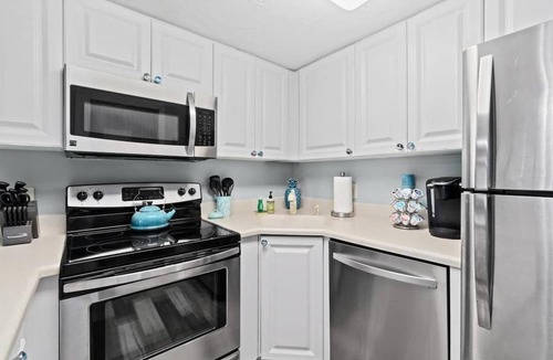 Cape Caneveral Beach Gardens Condo | Oceanfront Resort Style | Heated Pool | 1 Bed+Flex