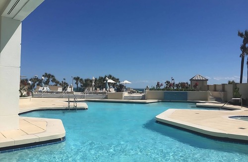 Brush - Stewarts Apartment | Oceanfront Resort | Pool, Gym & Volleyball Court Steps from the Beach