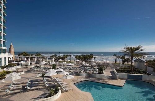 Brush - Stewarts Apartment | Oceanfront Resort | Pool, Gym & Volleyball Court Steps from the Beach