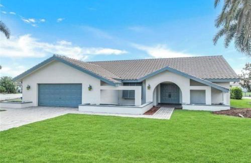 Palmetto Point House | Oceanfront Retreat in Fort Myers - 3 Bedrooms, Private Pool