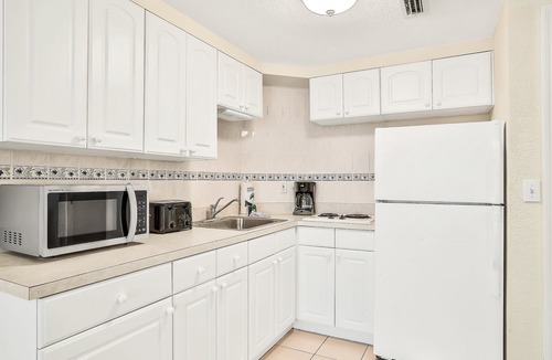 Ortona Park Condo | Oceanfront Studio w/Balcony & Resort Perks Near Boardwalk