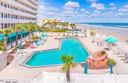 Ribault Apartment | Oceanfront Studio – Walk to Daytona Boardwalk!