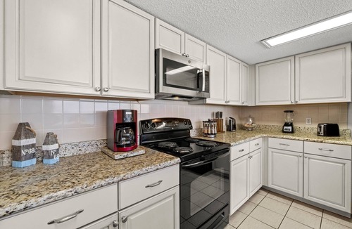 West Panama City Beach Condo | Oct. Special! All Glass! Huge 1400 sq' 2b2b, 1:30p cst check in. Beach Service!