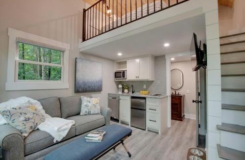 Groveoak House | Off-grid Tree House Suitable for Four in Alabama