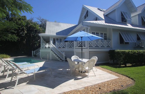 Old Naples House | Old Naples walk to Beach and Fifth Ave