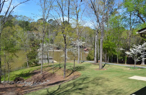 Northport House | On Lake Tuscaloosa with Covered Dock - 3 King beds 3 1/2 bath PLUS Bunk Room
