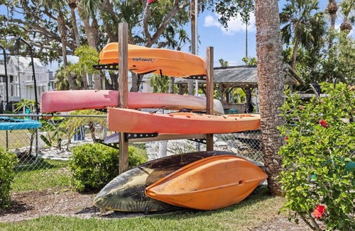 Marthas Vineyard House | Once Upon a Tide: A Boater's and Kayaker's Retreat