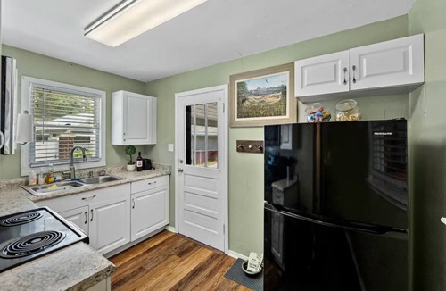 Lakeland House | One bedroom 1️⃣ bath bungalow located n the charming Lake Morton Historic District