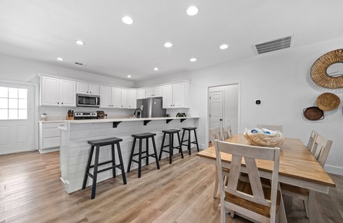 Surf Side Shores House | One Level + 2 King Masters + Walk to Private Beach