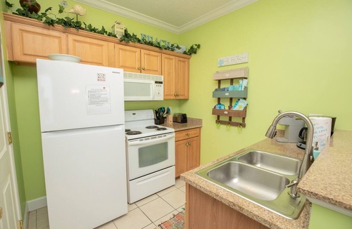 Long Beach Condo | OPEN 10/3-10/5 OR 10/19-10/26 2 FREE Beach chairs Condo on the Beach