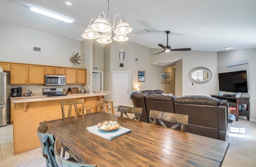 Orange Beach Cottage | Orange Beach Home w/Hot Tub < 2 Mi to The Wharf