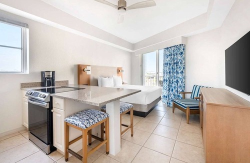 Bostroms Resort | Ormond Beach | Beach Escape | Pool & Ocean Access | 2BR Lockoff